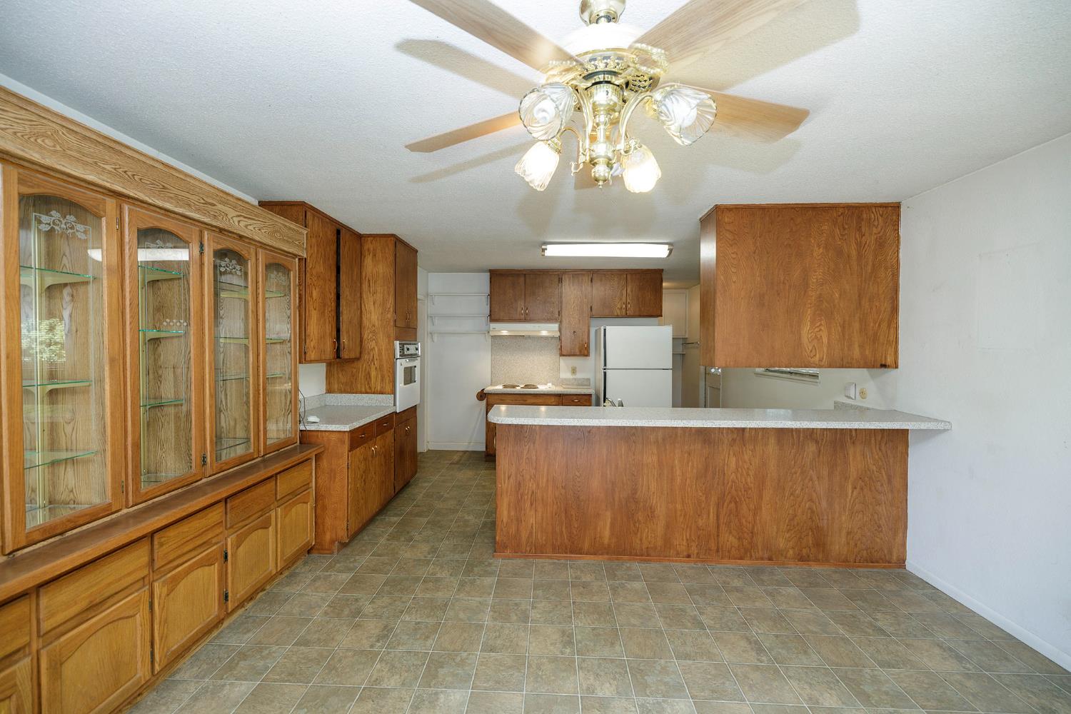 5101 River Rd, Oakdale, CA 95361
