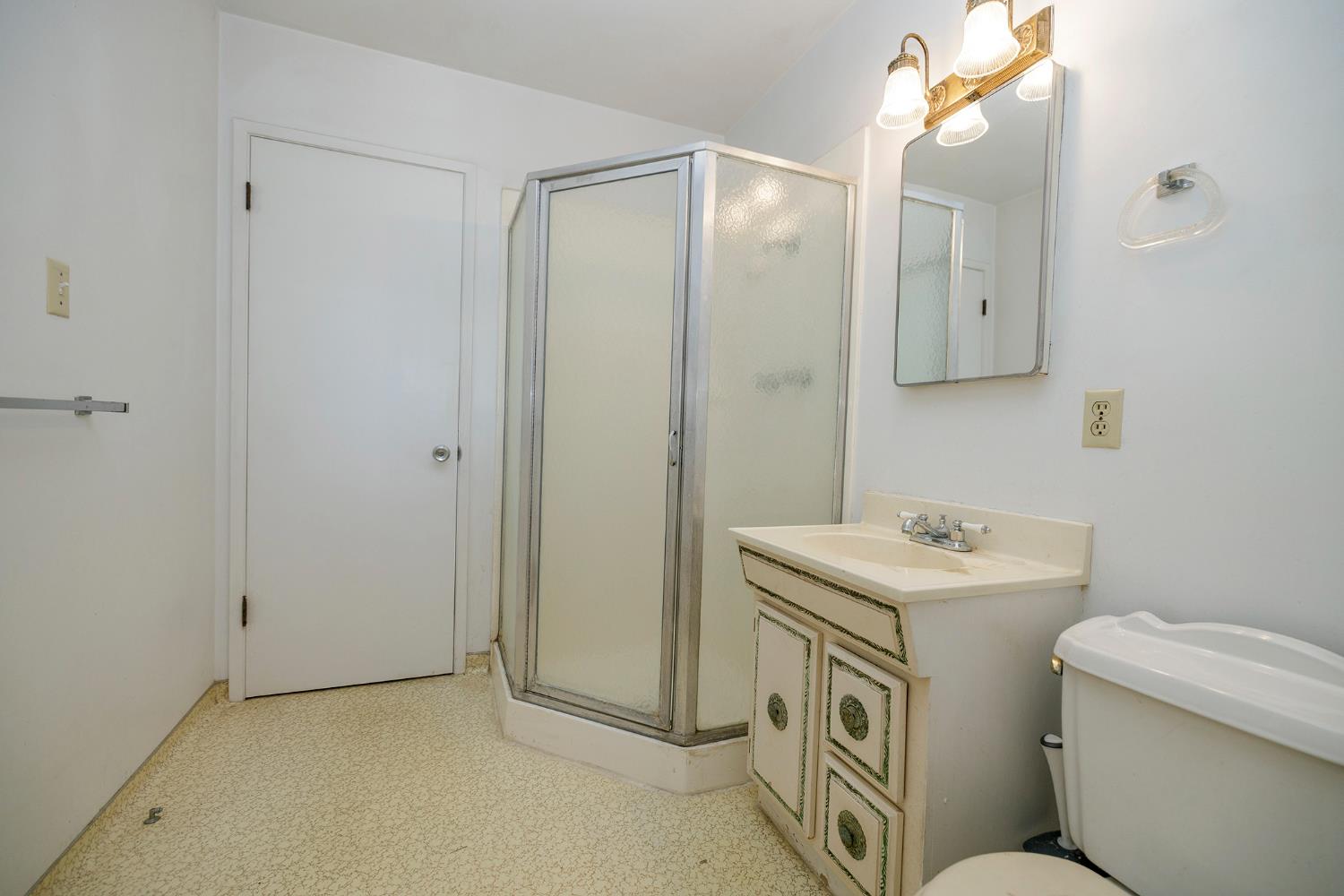 5101 River Rd, Oakdale, CA 95361