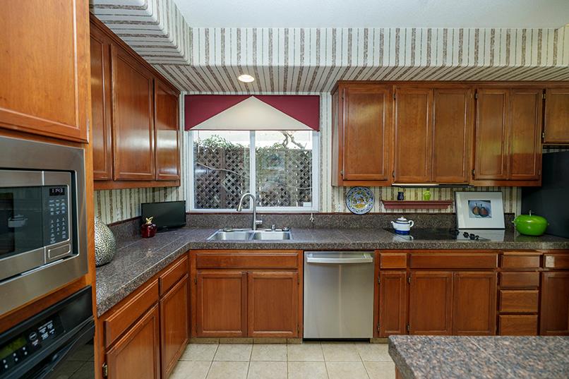 432 The Bluff, Modesto, CA 95355