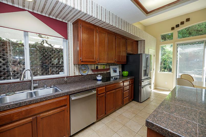 432 The Bluff, Modesto, CA 95355