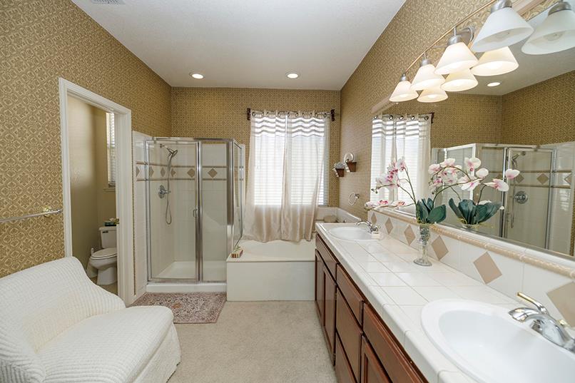 432 The Bluff, Modesto, CA 95355