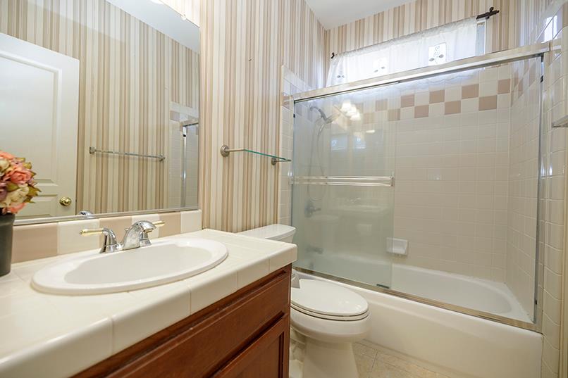 432 The Bluff, Modesto, CA 95355