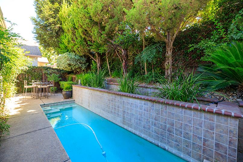 432 The Bluff, Modesto, CA 95355