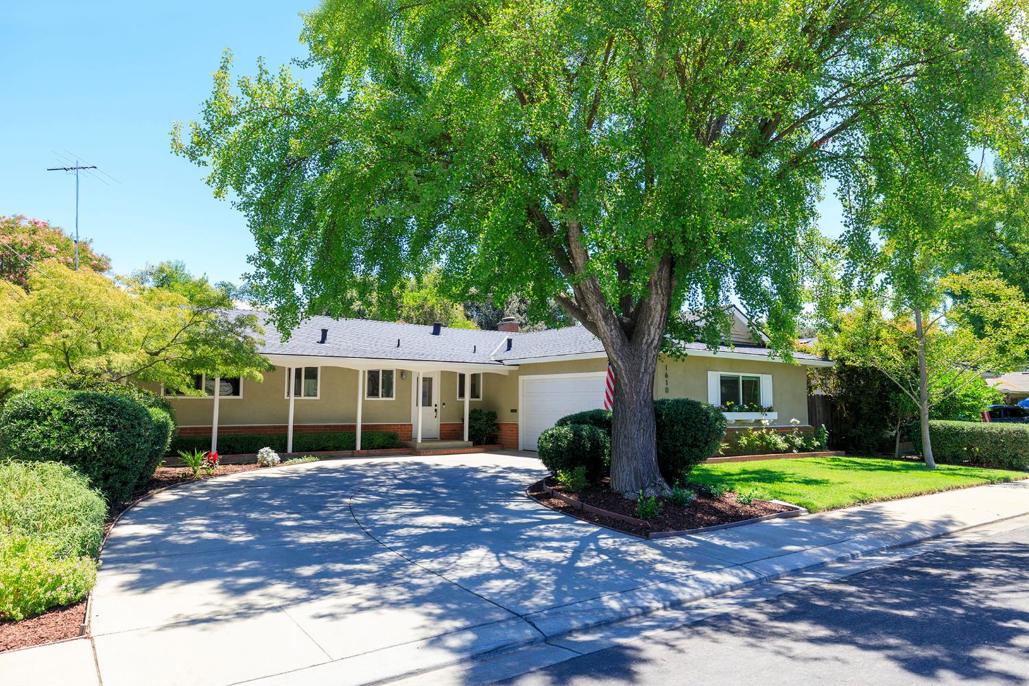 1610 Teakwood Dr, Modesto, CA 95350