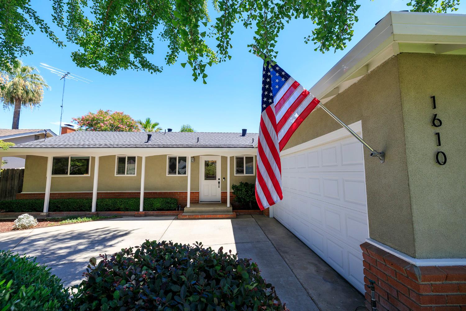 1610 Teakwood Dr, Modesto, CA 95350