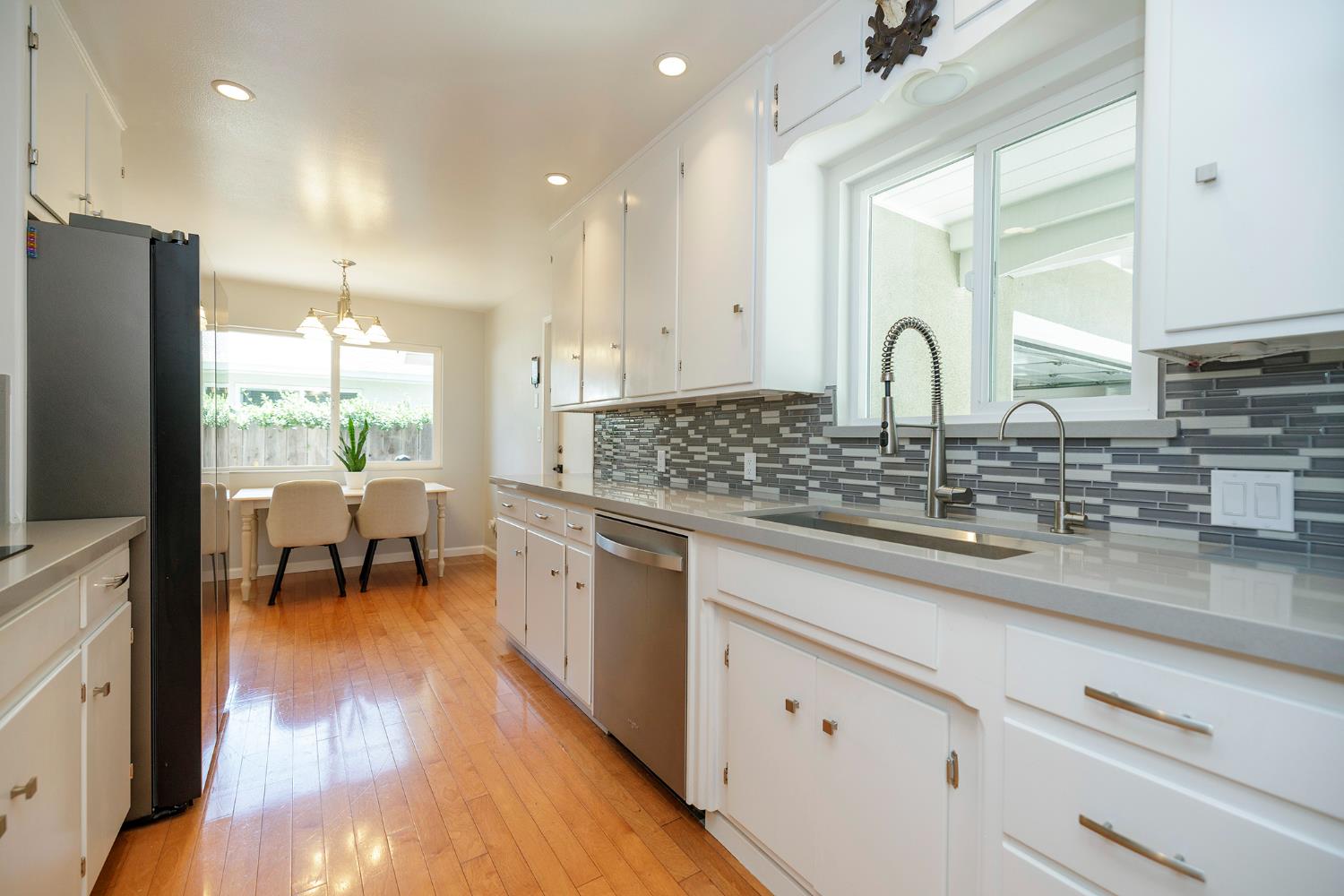 1610 Teakwood Dr, Modesto, CA 95350