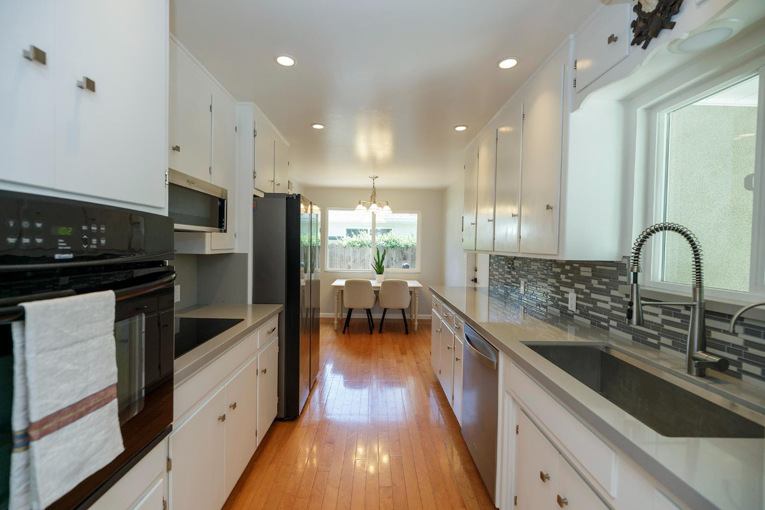 1610 Teakwood Dr, Modesto, CA 95350