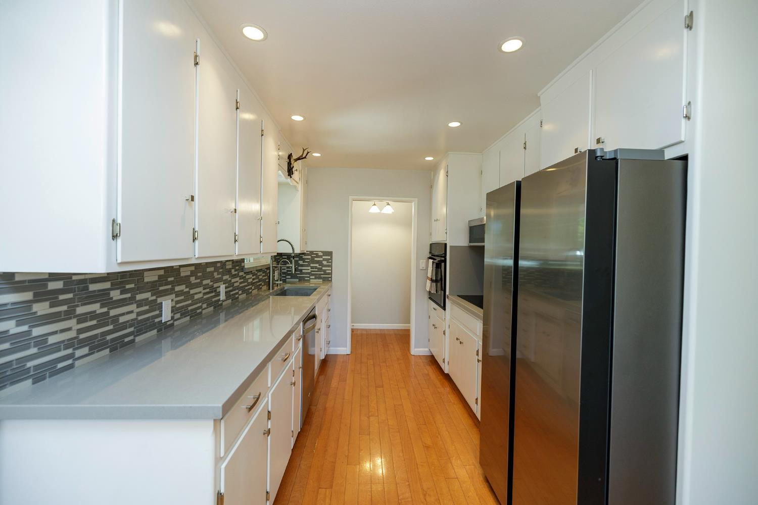 1610 Teakwood Dr, Modesto, CA 95350