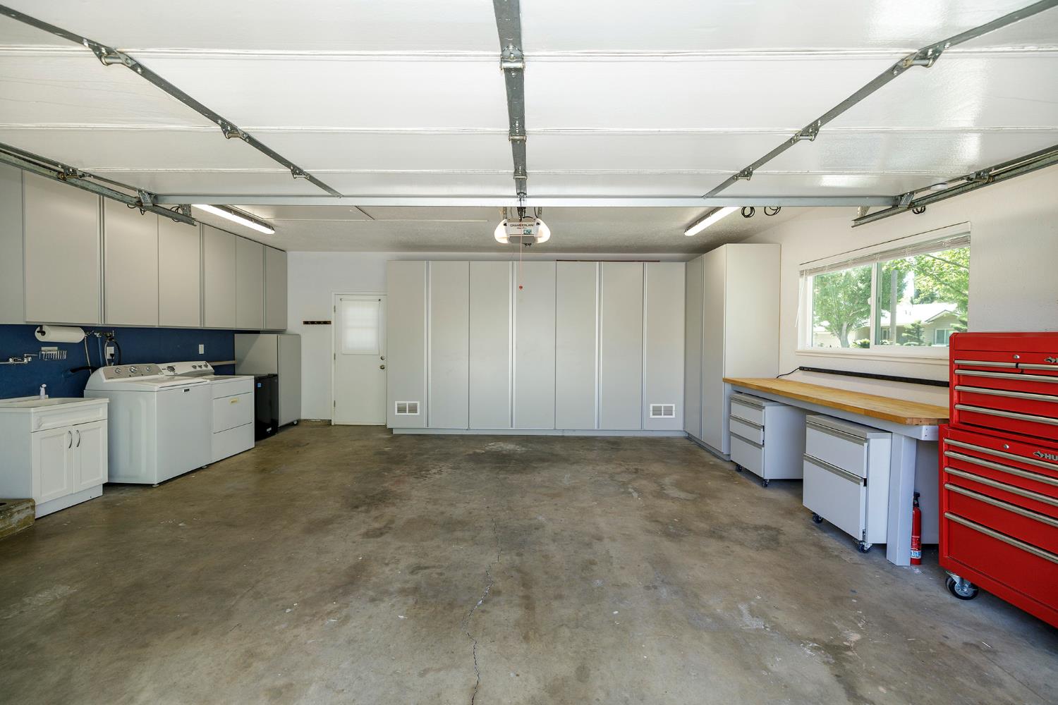 1610 Teakwood Dr, Modesto, CA 95350