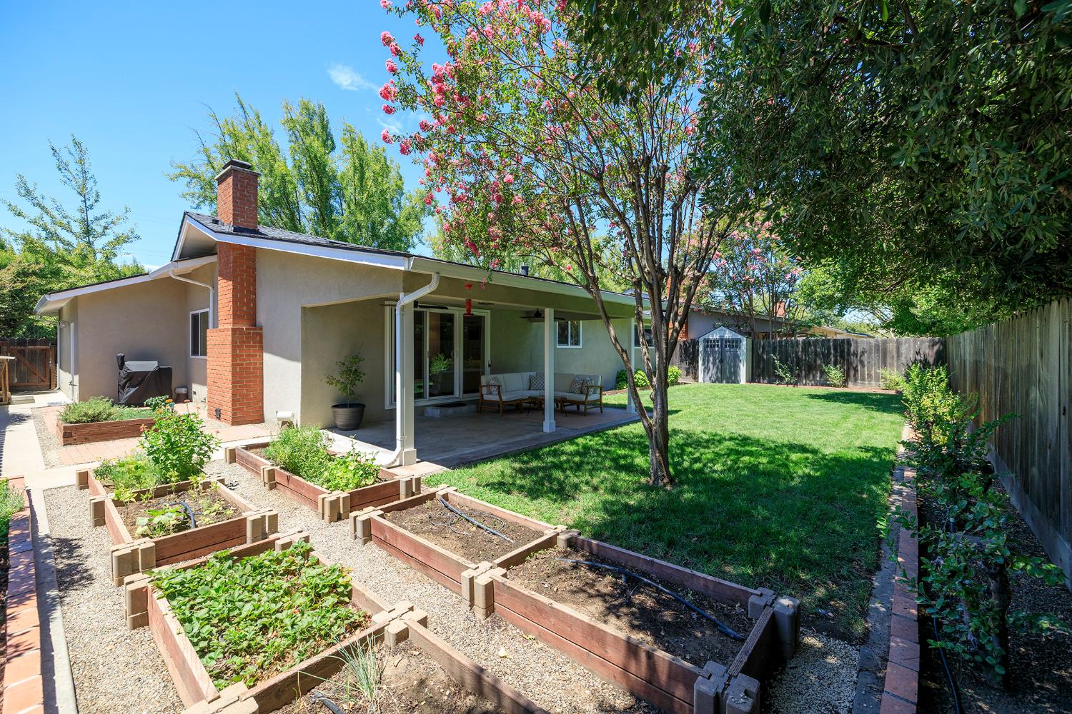 1610 Teakwood Dr, Modesto, CA 95350