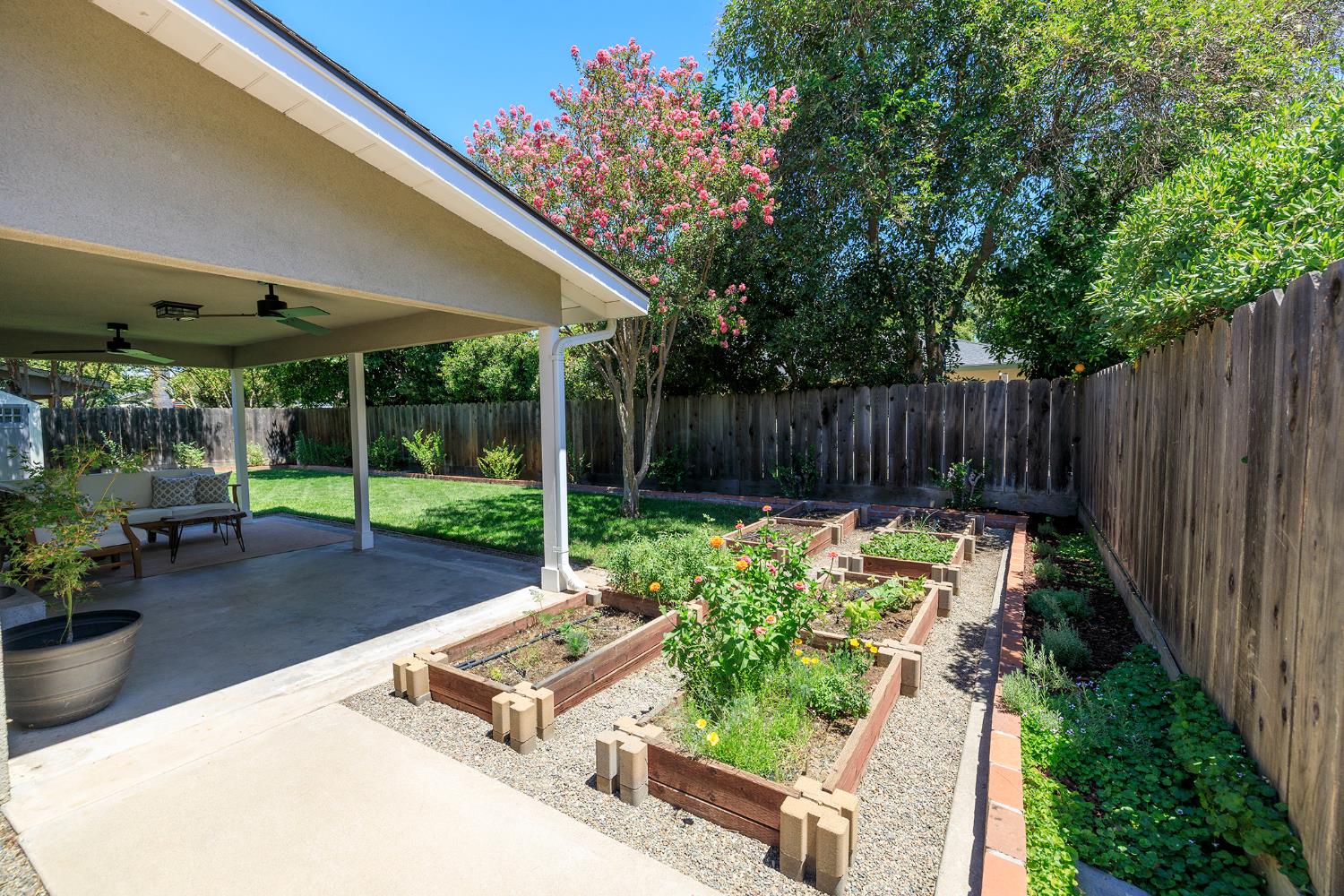 1610 Teakwood Dr, Modesto, CA 95350