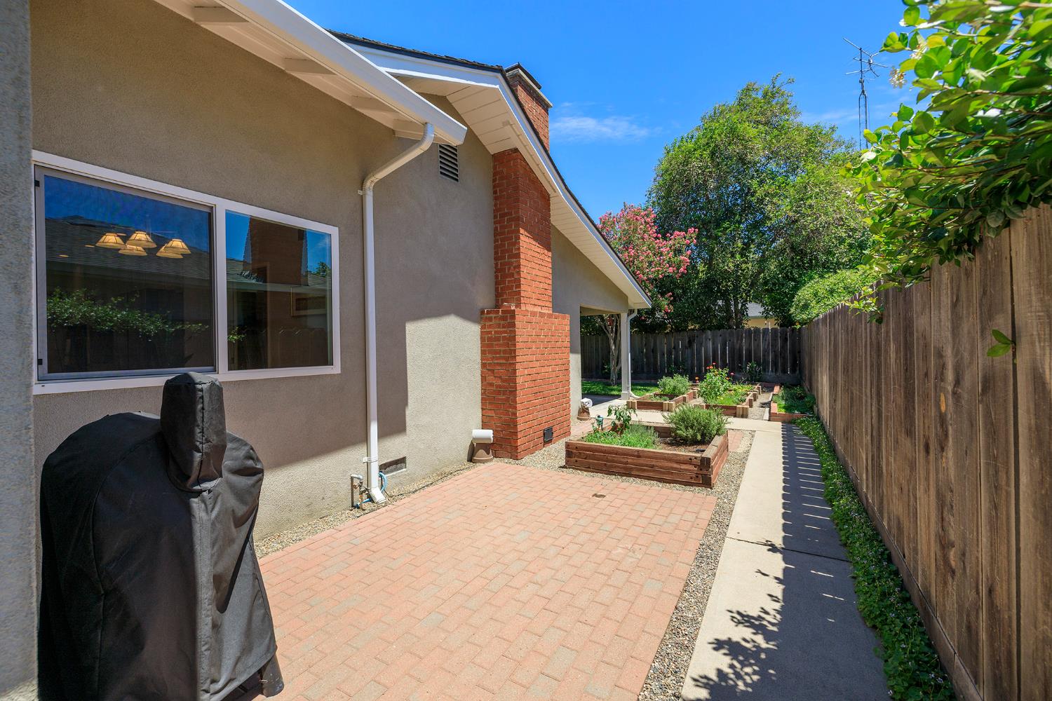 1610 Teakwood Dr, Modesto, CA 95350