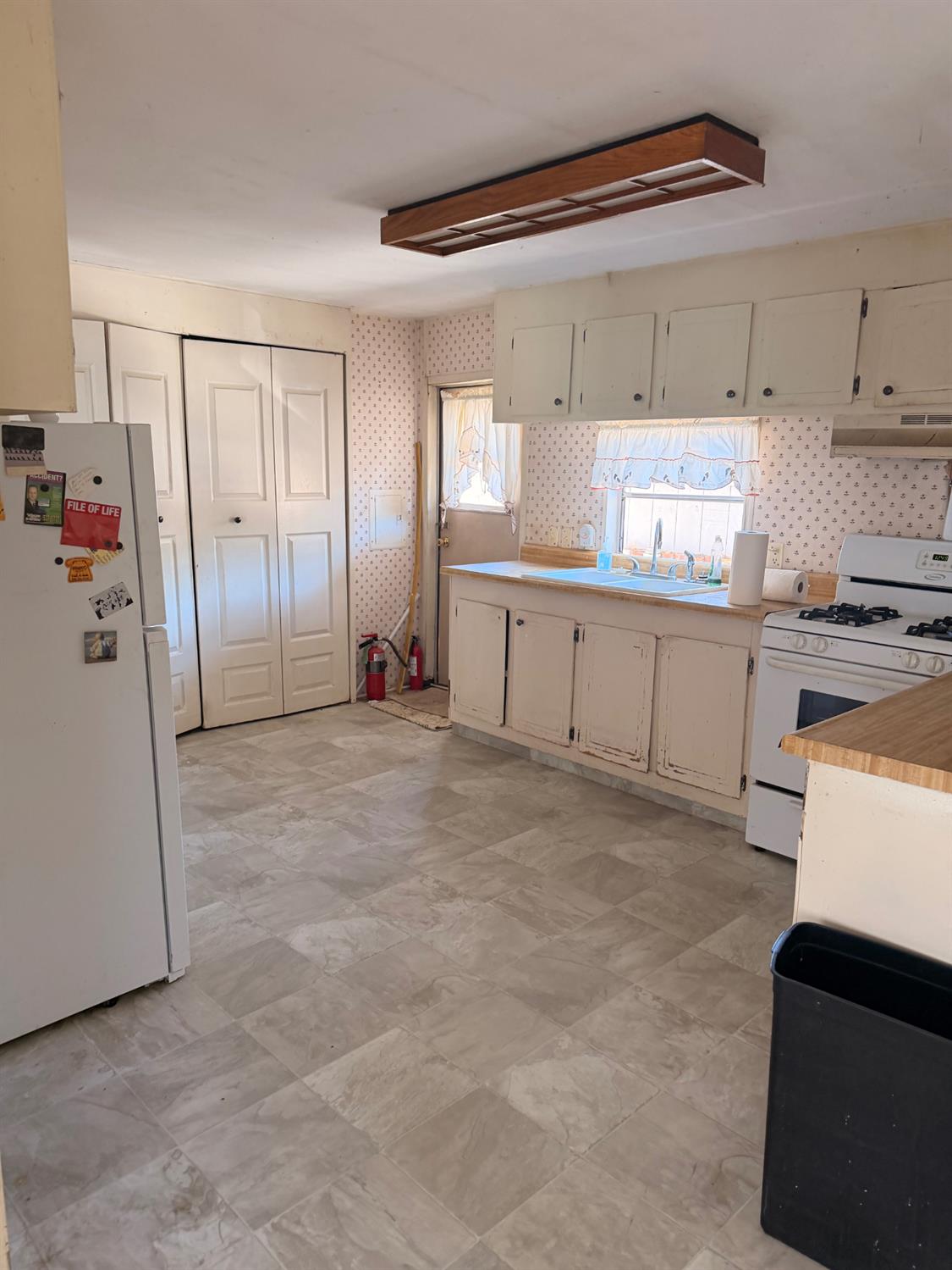 900 old stockton rd, Oakdale, CA 95361