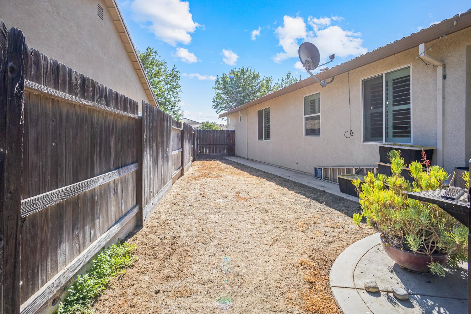 4861 Langley Way, Merced, CA 95348