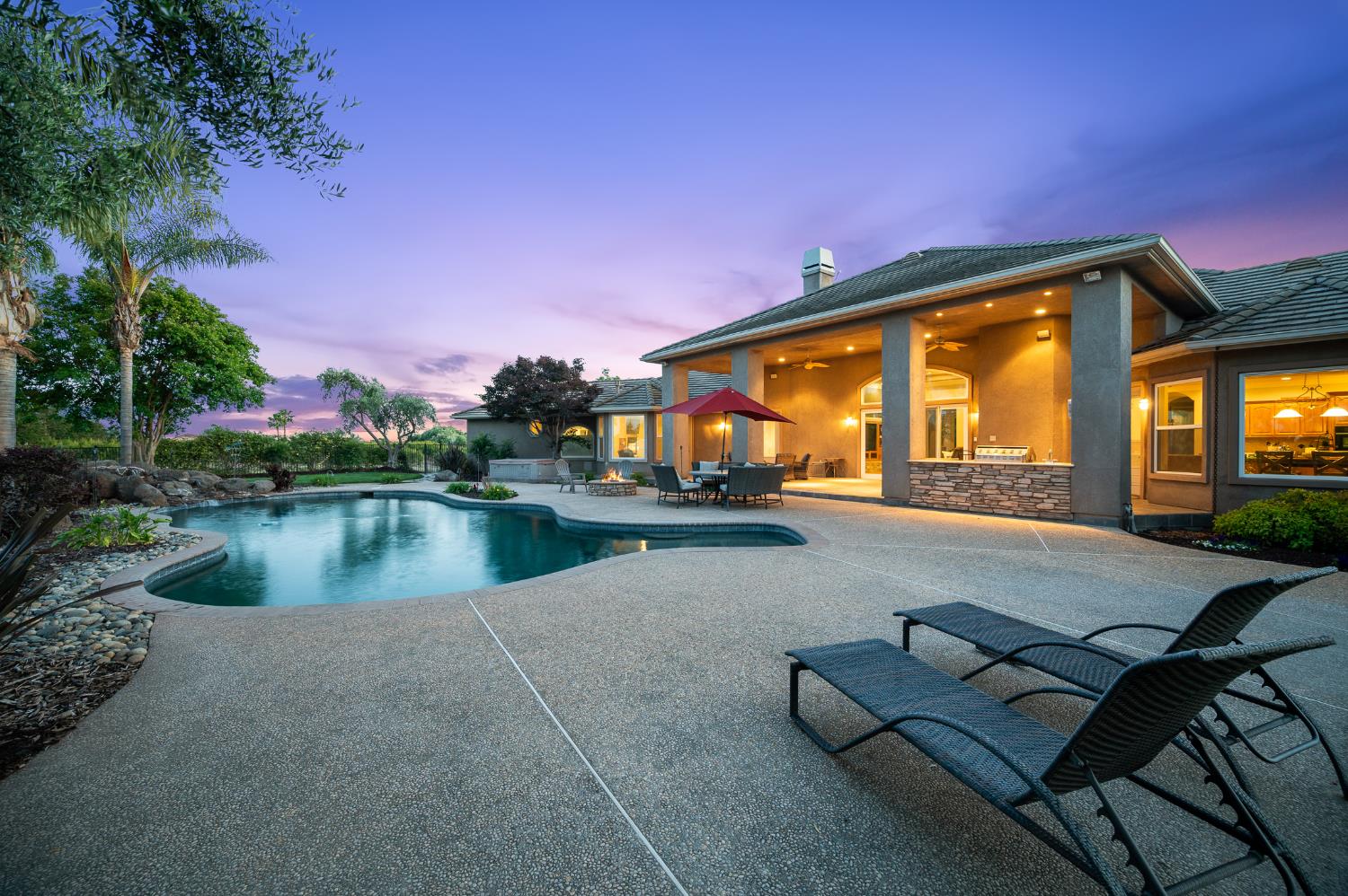 10714 Amerine Ln, Oakdale, CA 95361