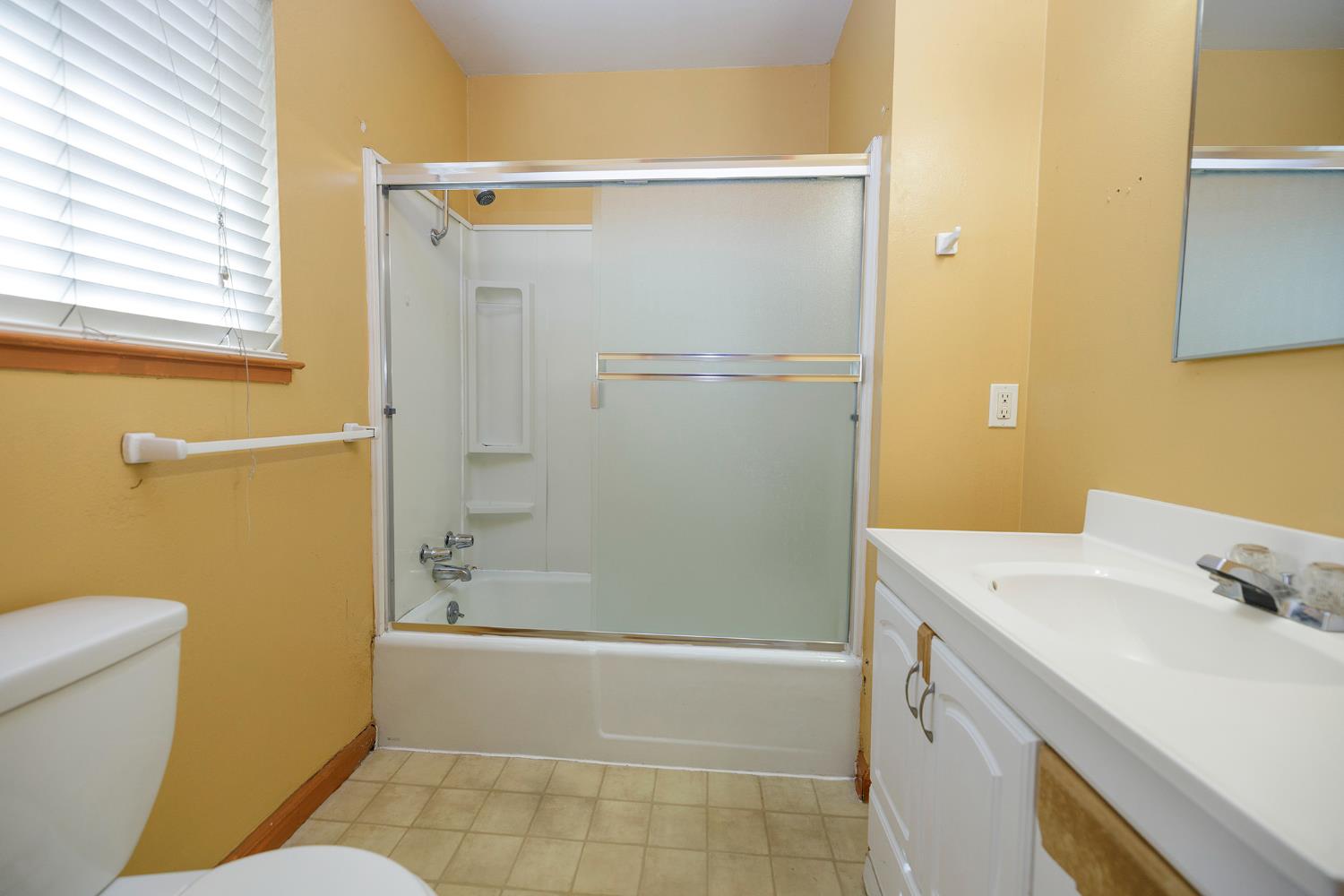 1813 Butternut Ct, Modesto, CA 95355
