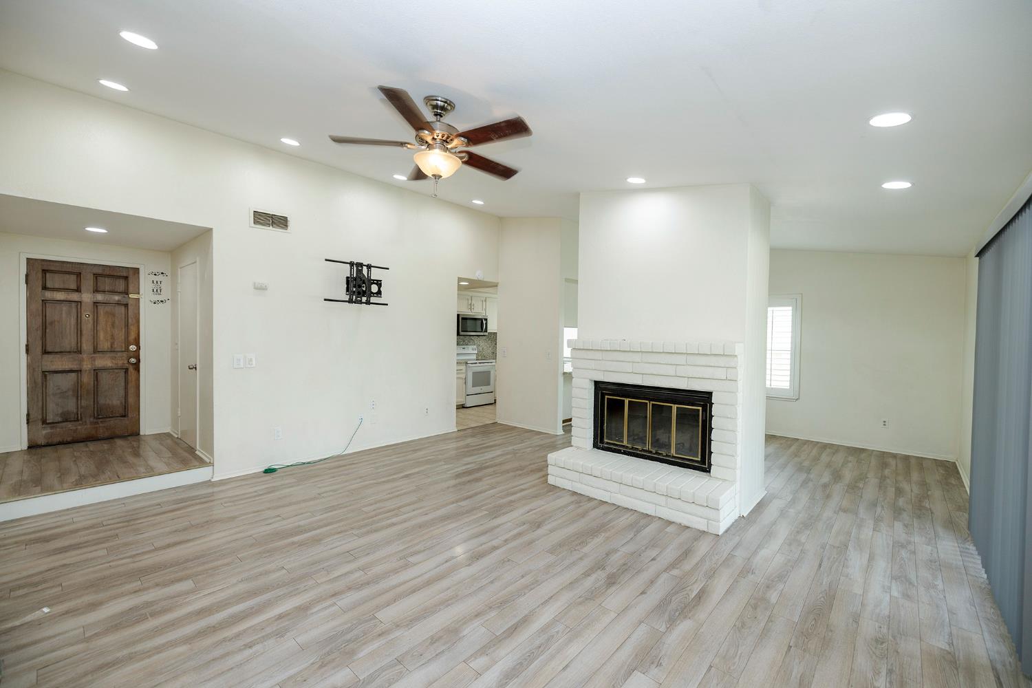 2017 Star Oak Ave, Modesto, CA 95355