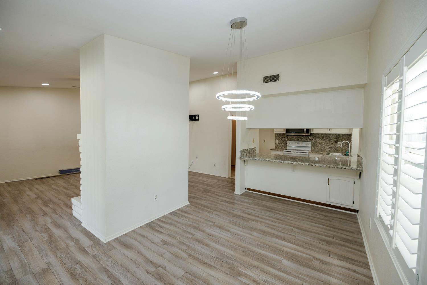2017 Star Oak Ave, Modesto, CA 95355