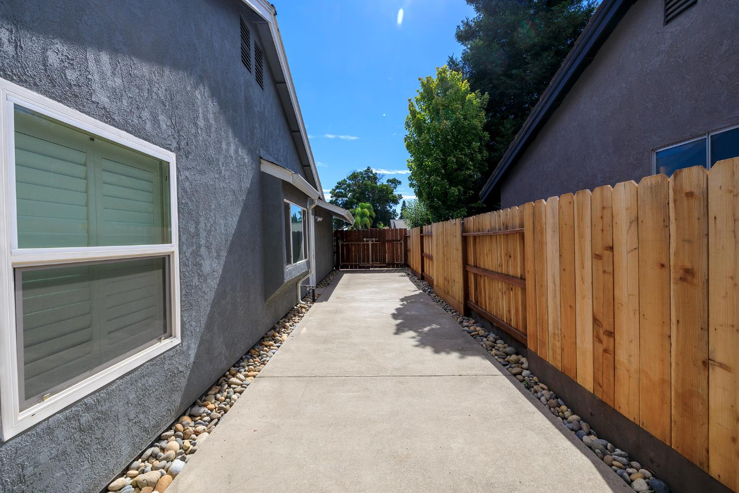2017 Star Oak Ave, Modesto, CA 95355