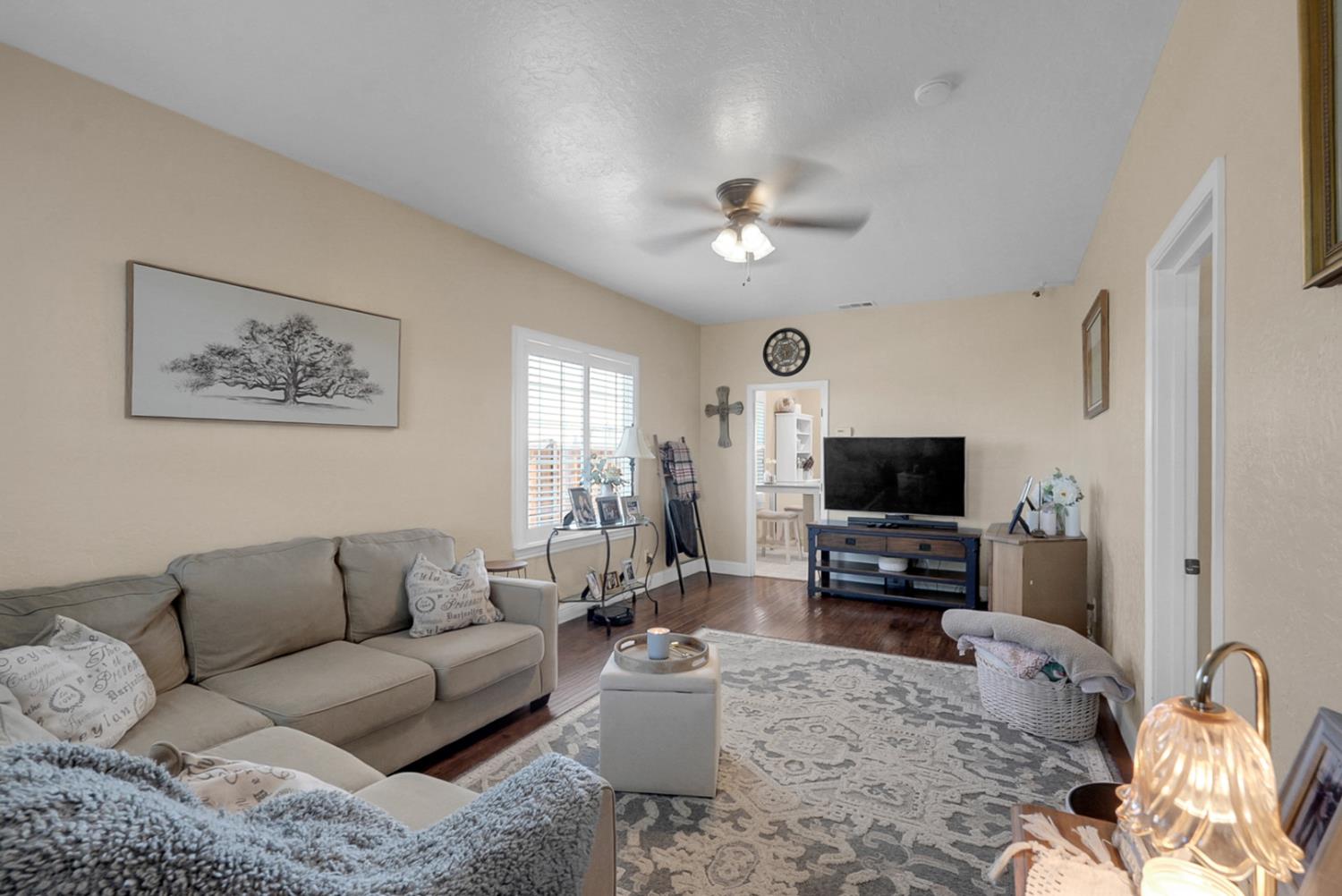609 E Keyes Rd, Ceres, CA 95307
