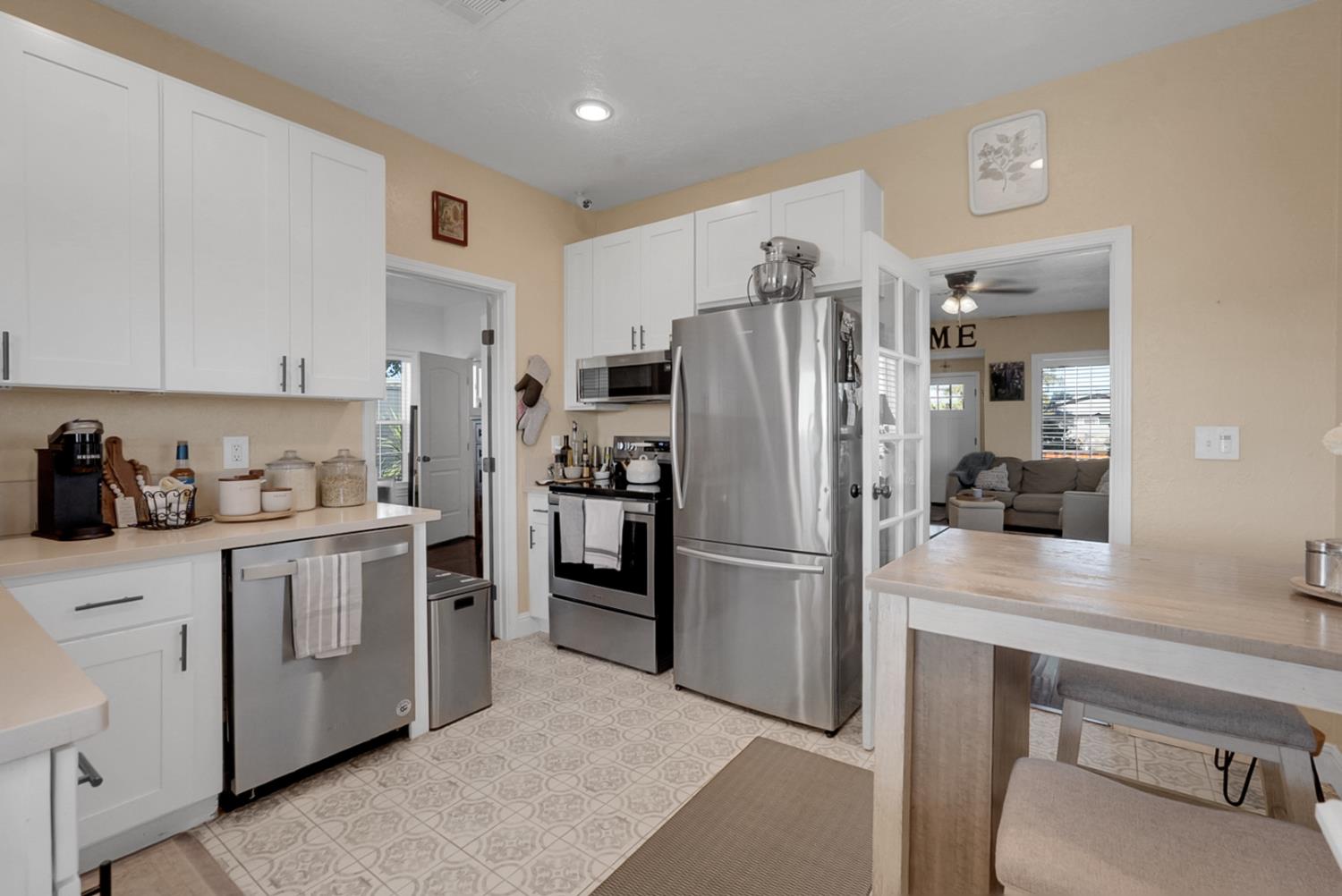 609 E Keyes Rd, Ceres, CA 95307