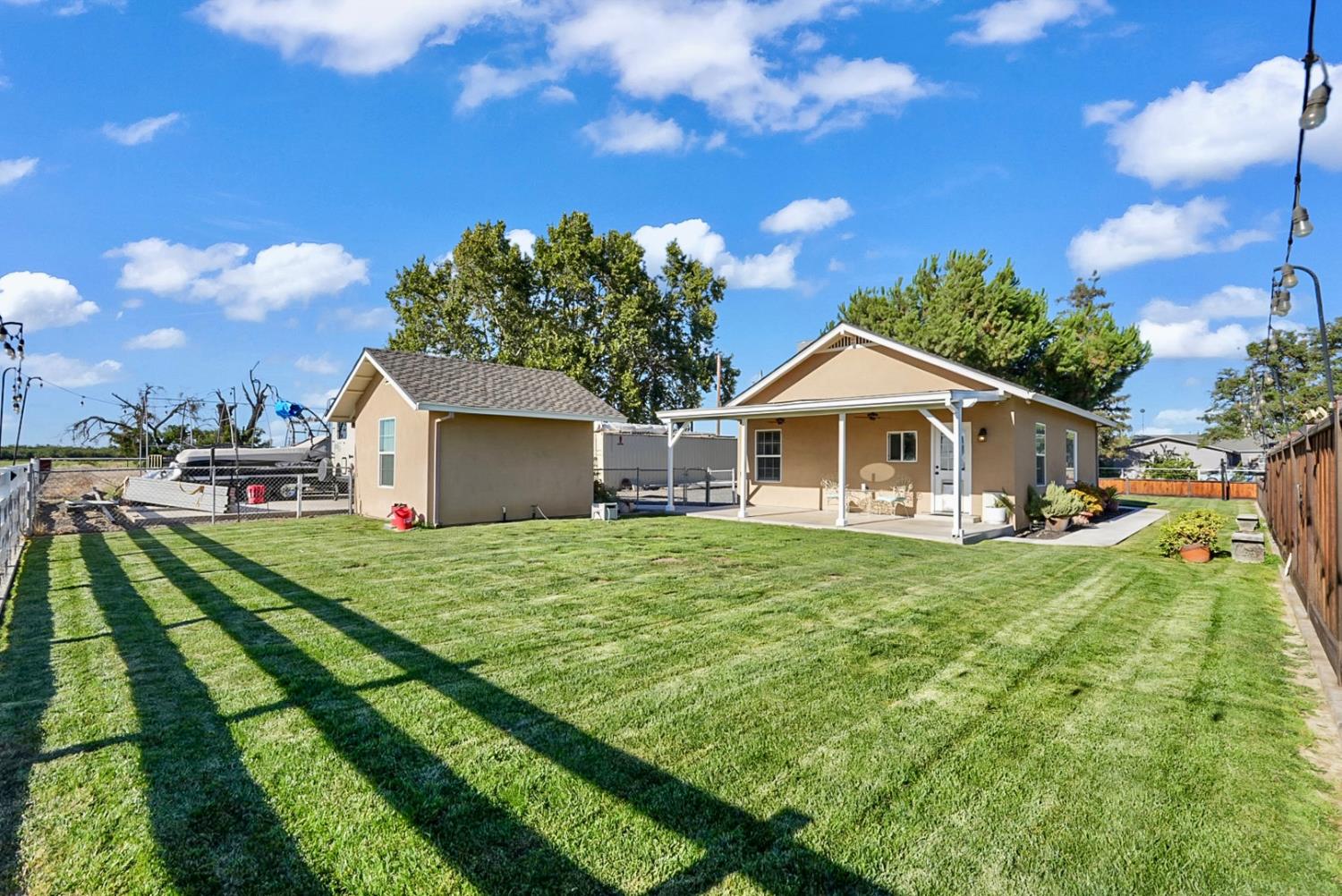 609 E Keyes Rd, Ceres, CA 95307