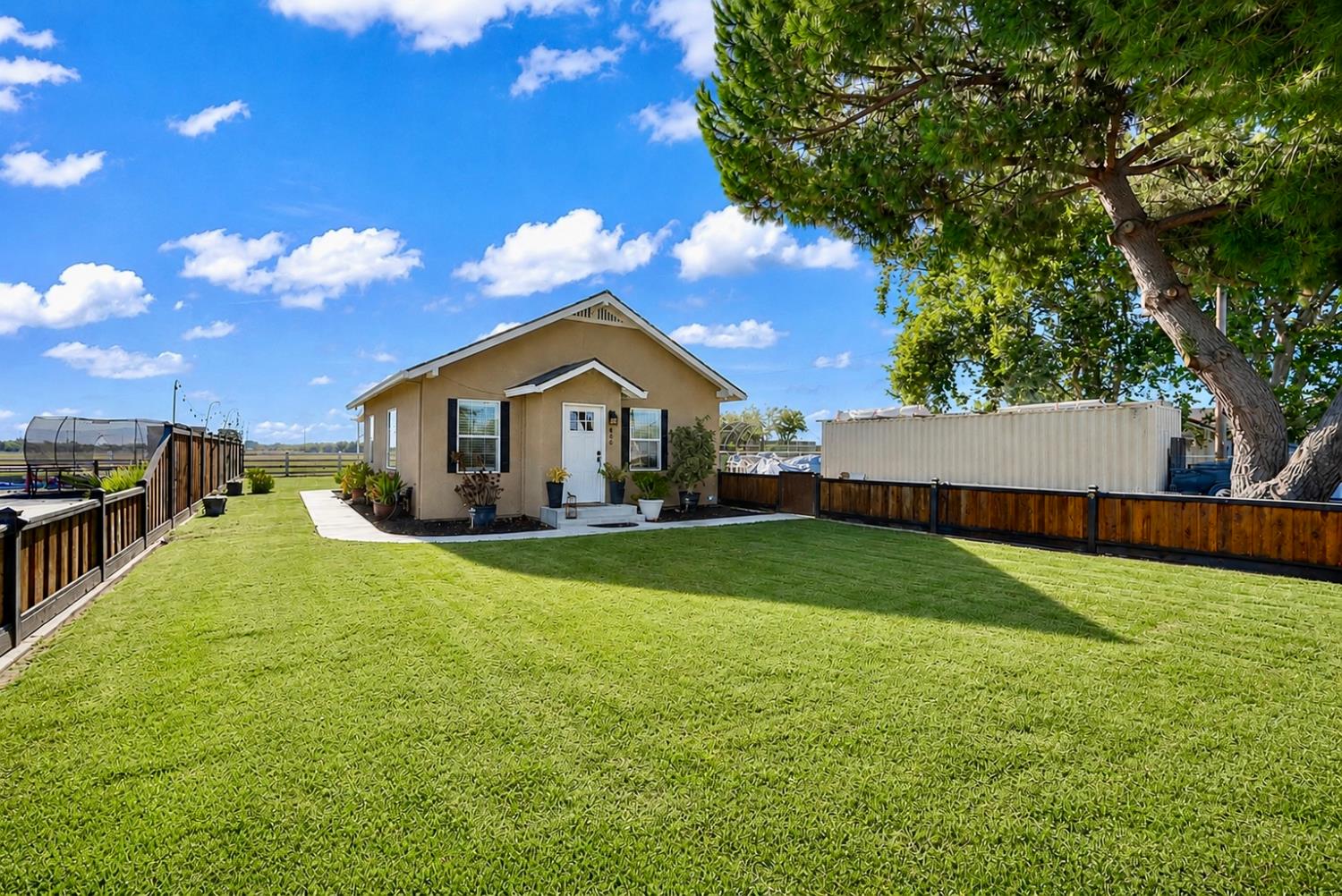 609 E Keyes Rd, Ceres, CA 95307