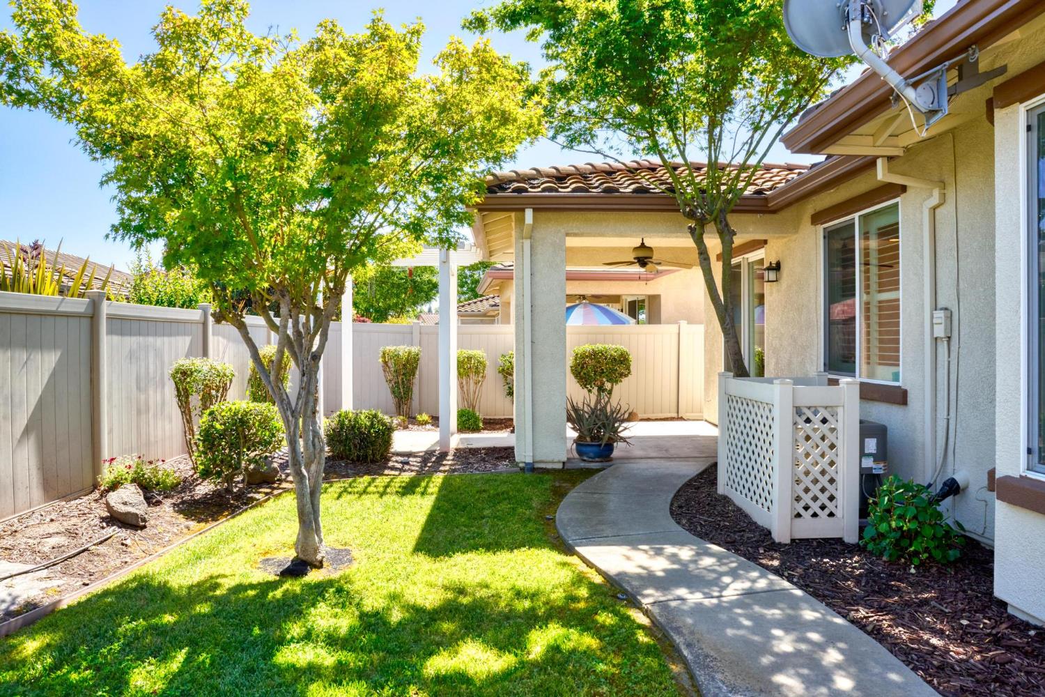 2314 Shadow Berry Dr, Manteca, CA 95336