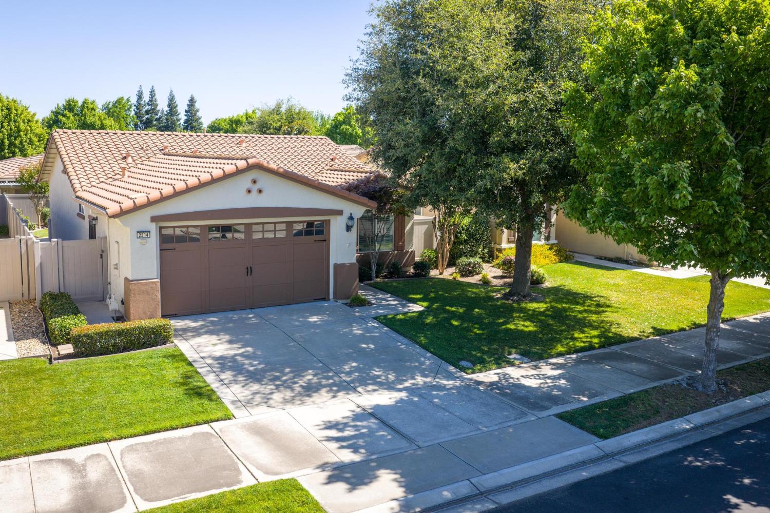2314 Shadow Berry Dr, Manteca, CA 95336