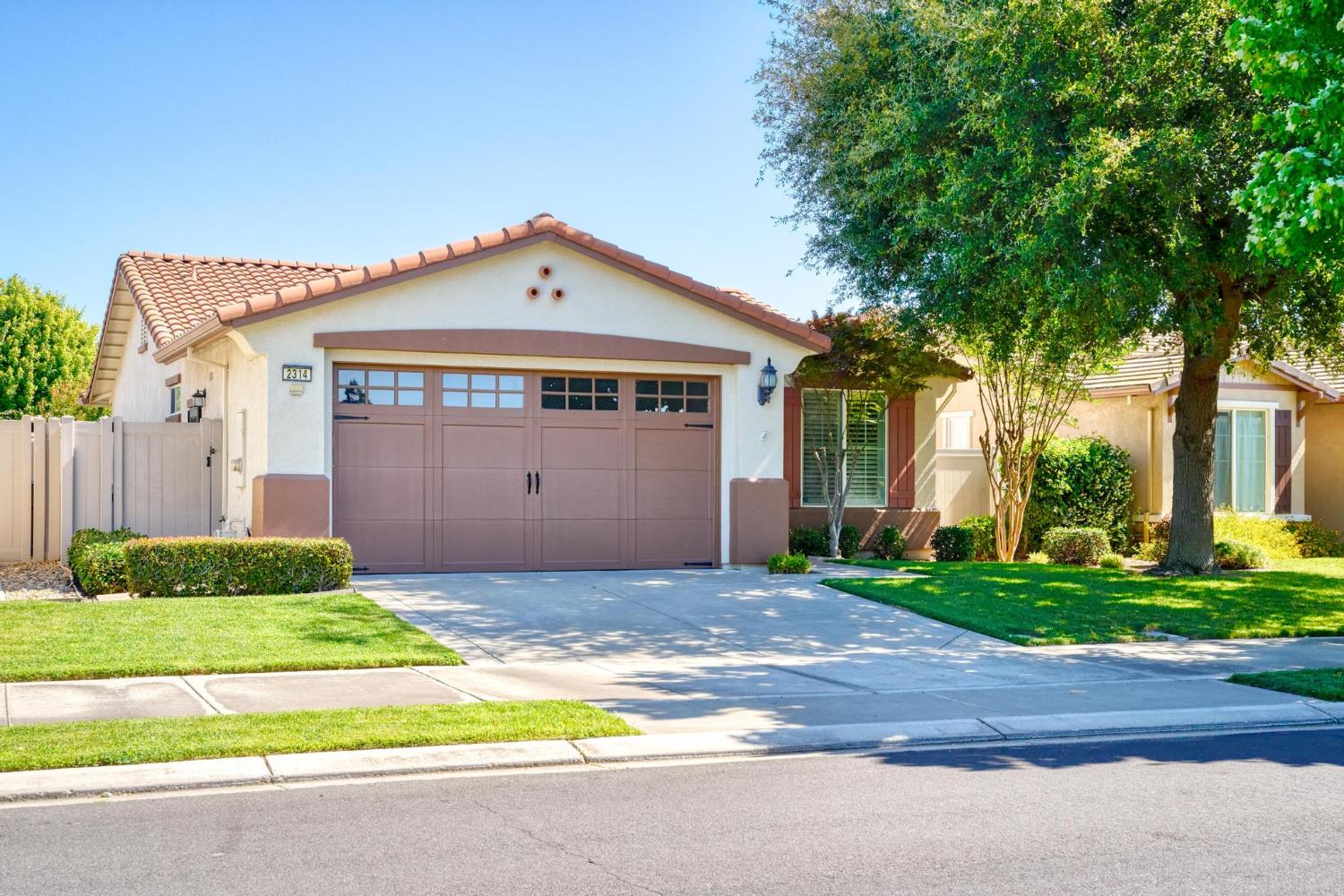 2314 Shadow Berry Dr, Manteca, CA 95336