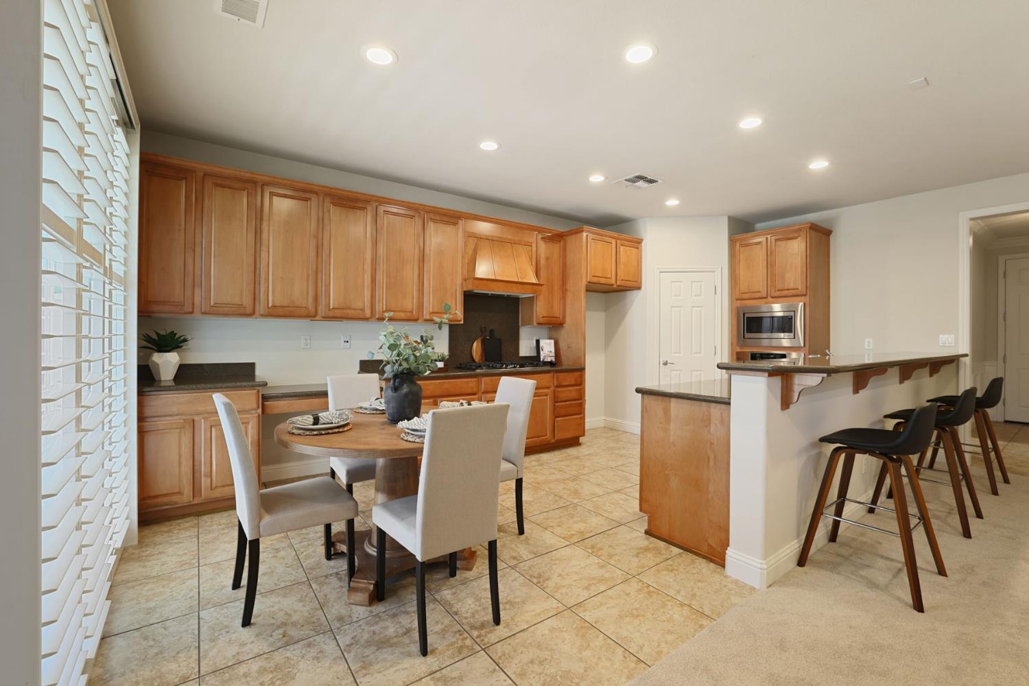 2314 Shadow Berry Dr, Manteca, CA 95336
