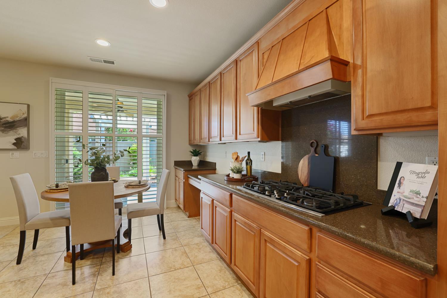 2314 Shadow Berry Dr, Manteca, CA 95336