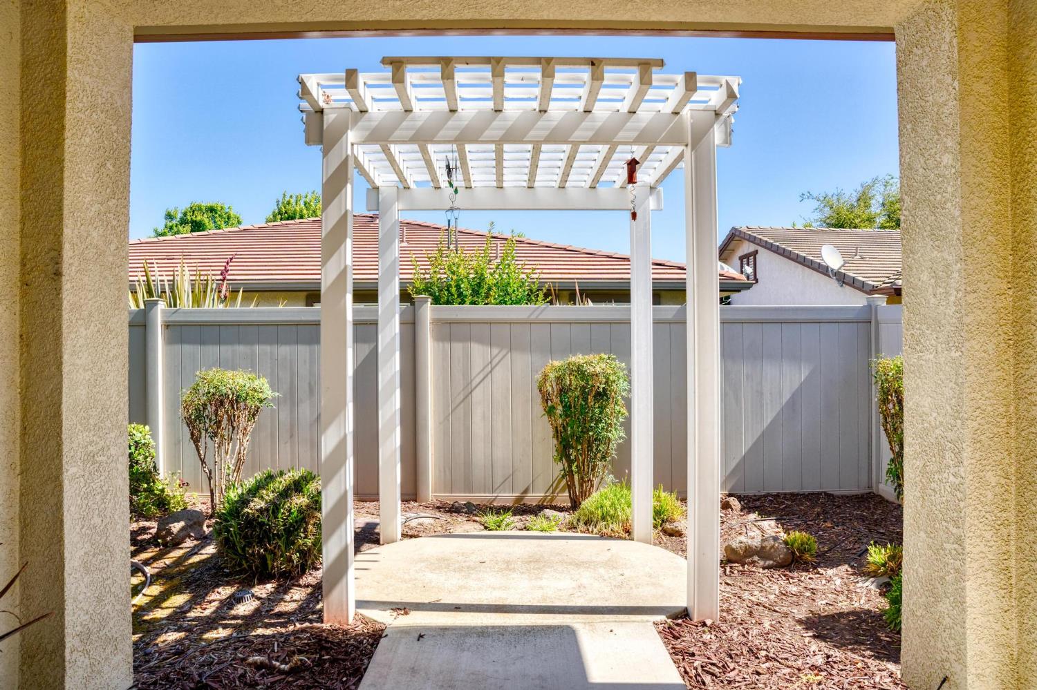 2314 Shadow Berry Dr, Manteca, CA 95336