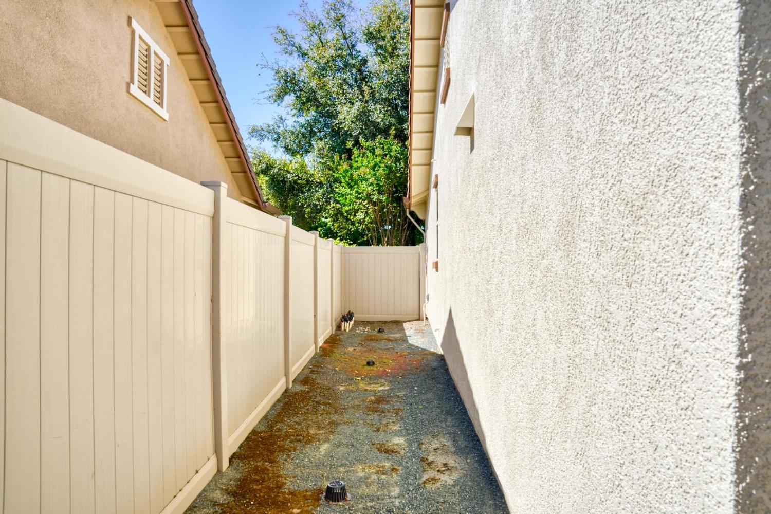 2314 Shadow Berry Dr, Manteca, CA 95336