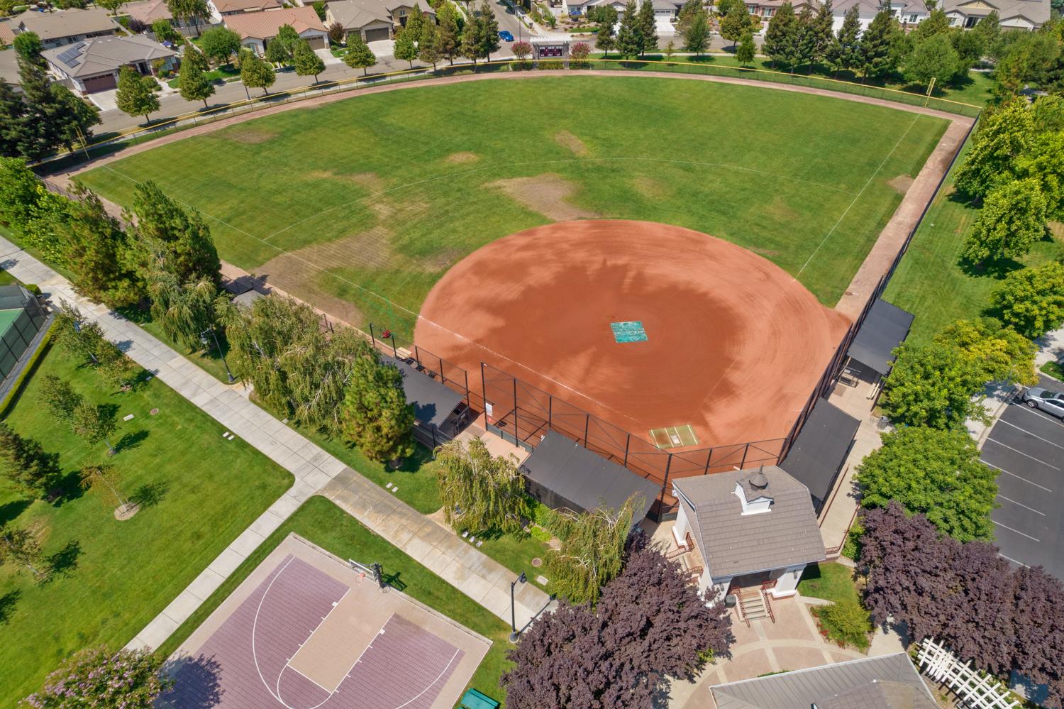 2314 Shadow Berry Dr, Manteca, CA 95336