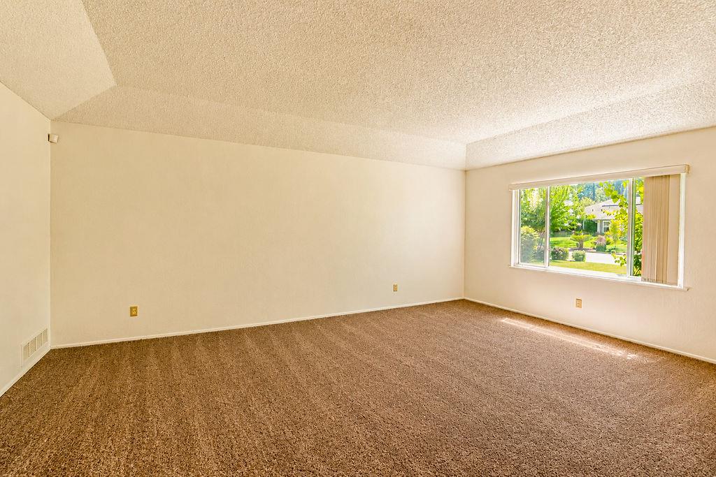 6308 N Lead Ave, Fresno, CA 93711