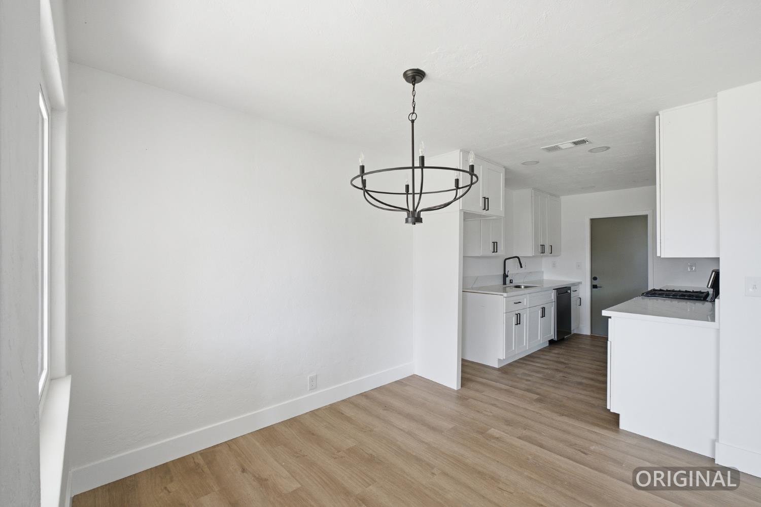 4056 E Brentwood Ave, Fresno, CA 93703