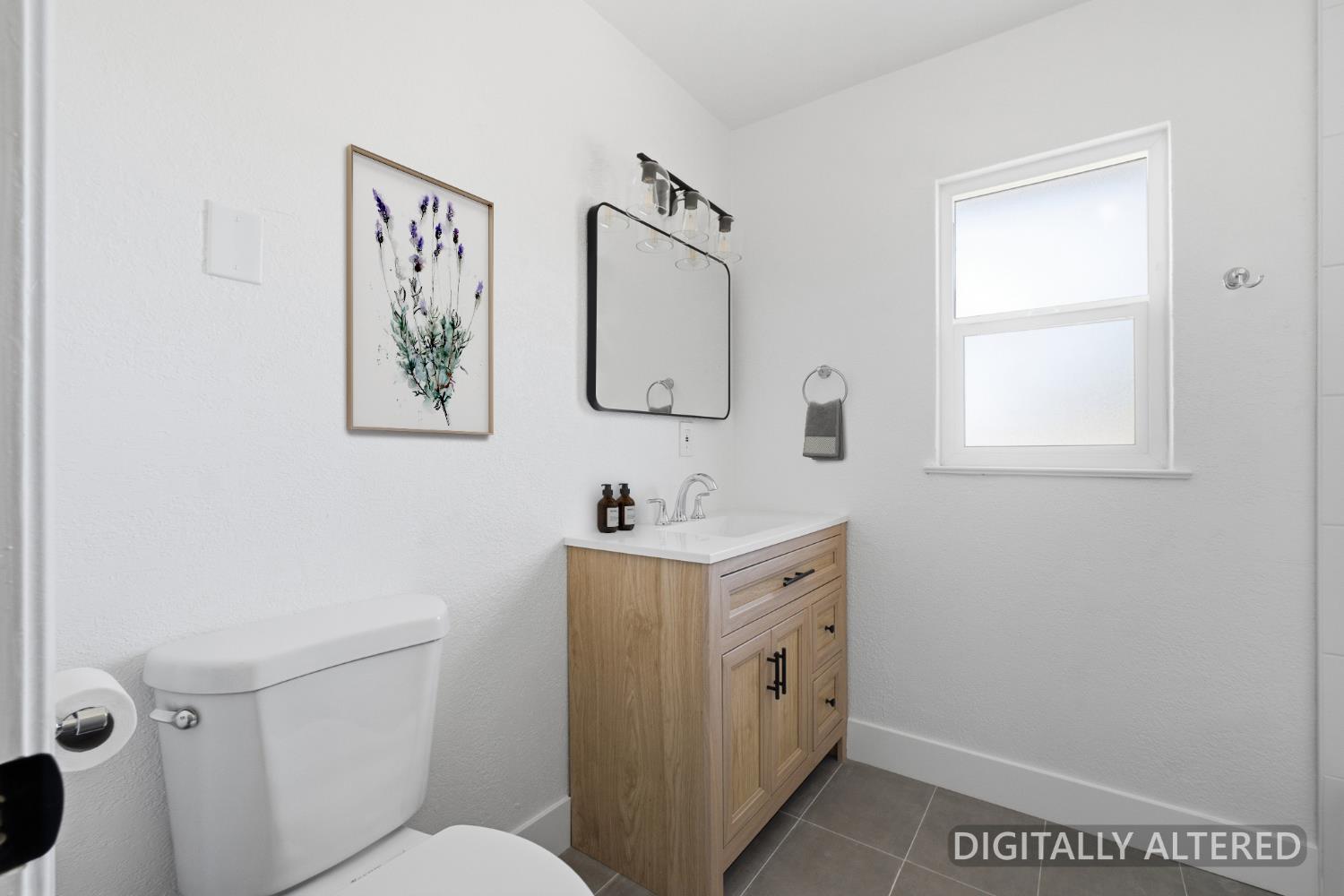 4056 E Brentwood Ave, Fresno, CA 93703