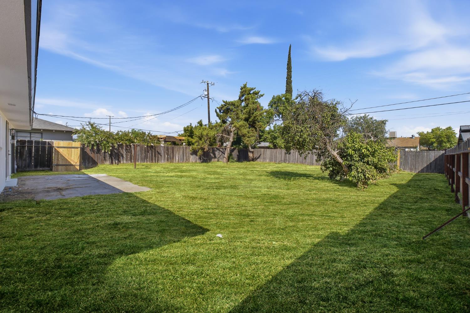 4056 E Brentwood Ave, Fresno, CA 93703