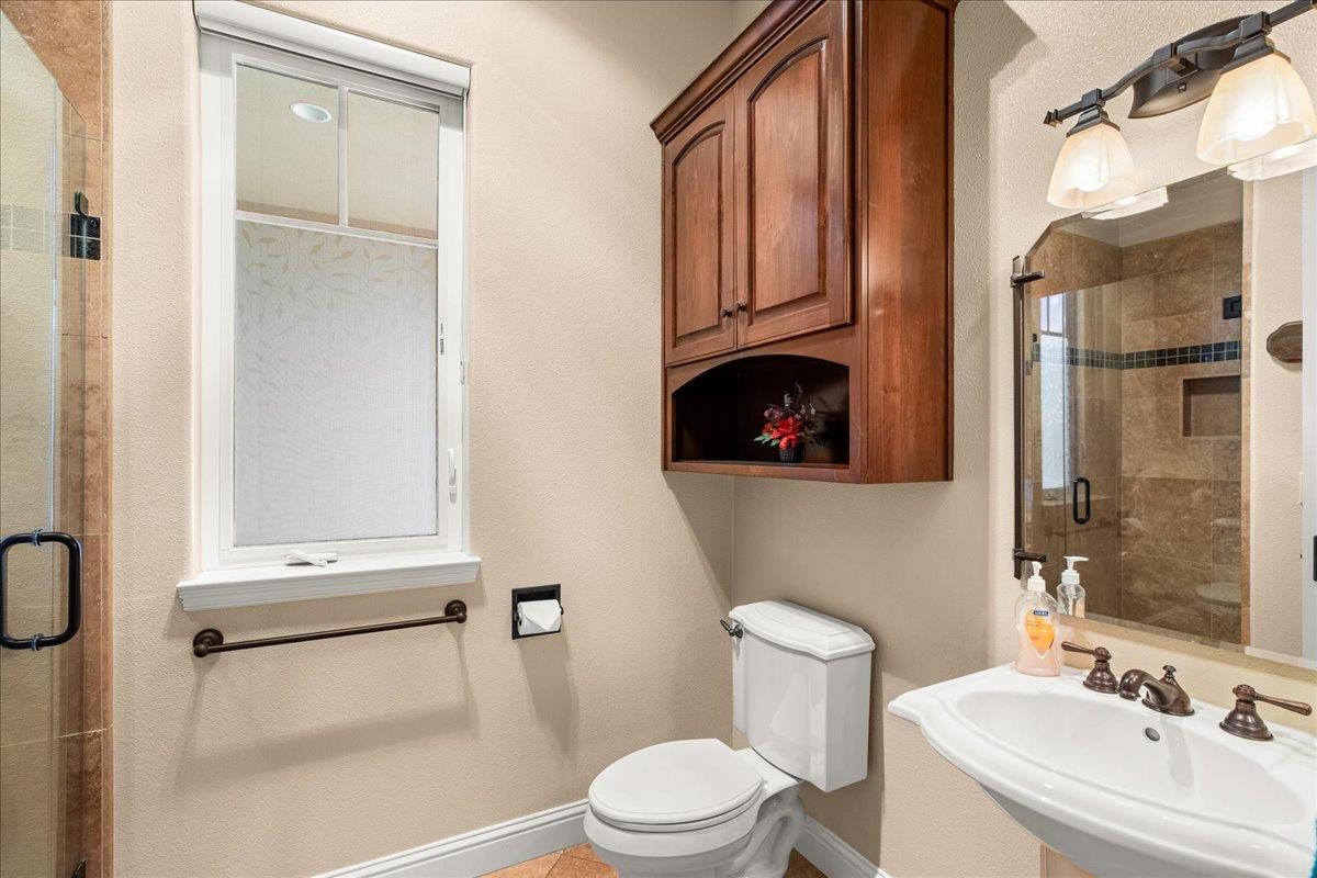21992 21998 Mcbride Rd, Escalon, CA 95320
