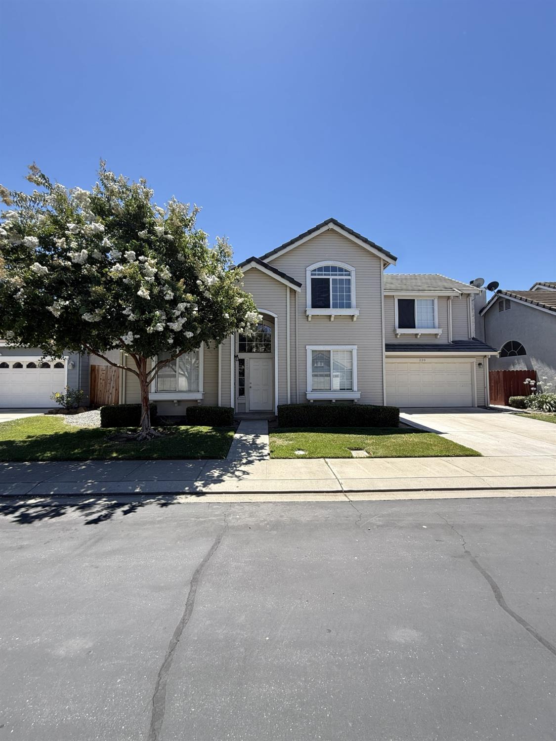 220 Cornerstone Way, Manteca, CA 95336