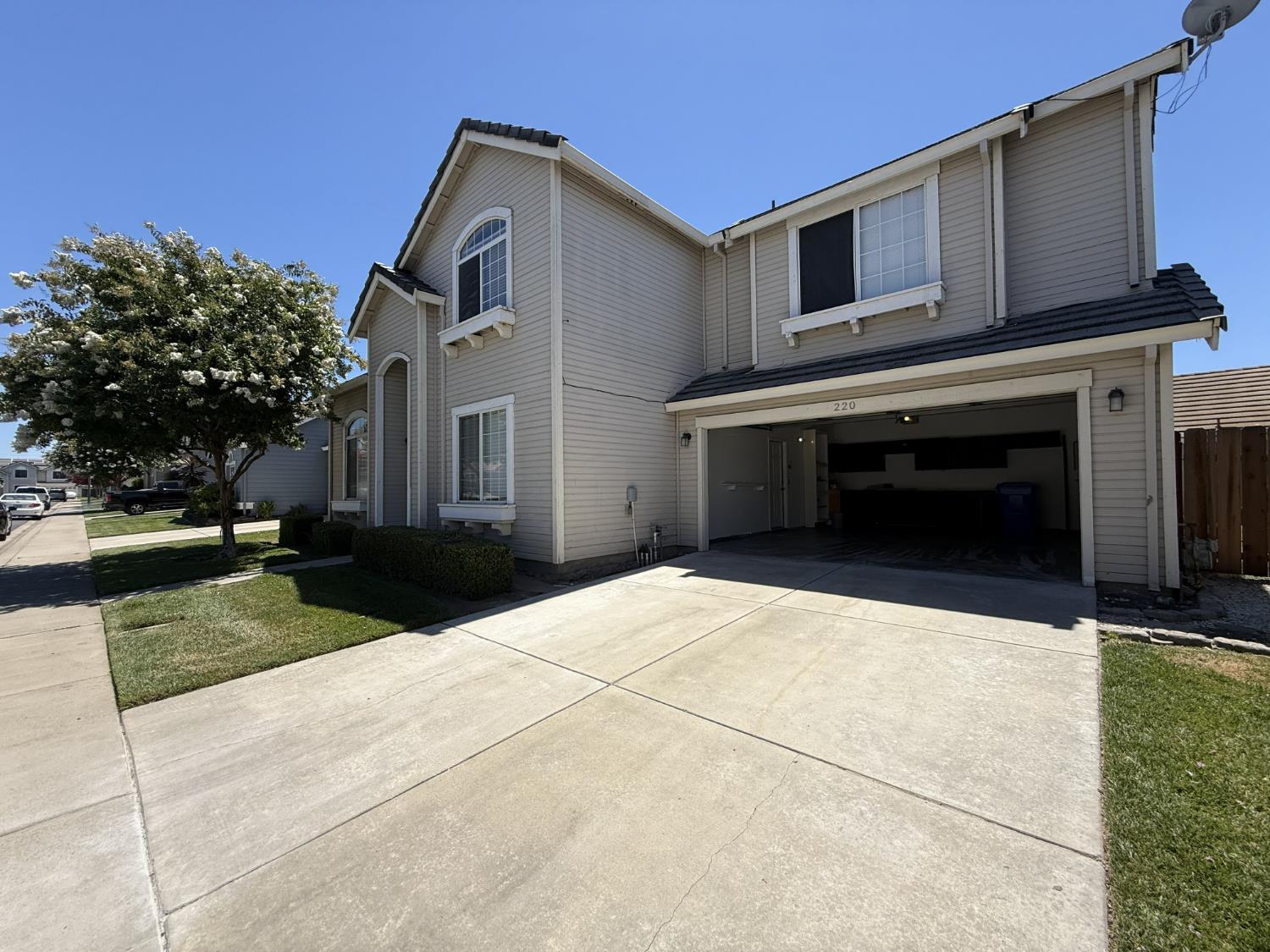 220 Cornerstone Way, Manteca, CA 95336