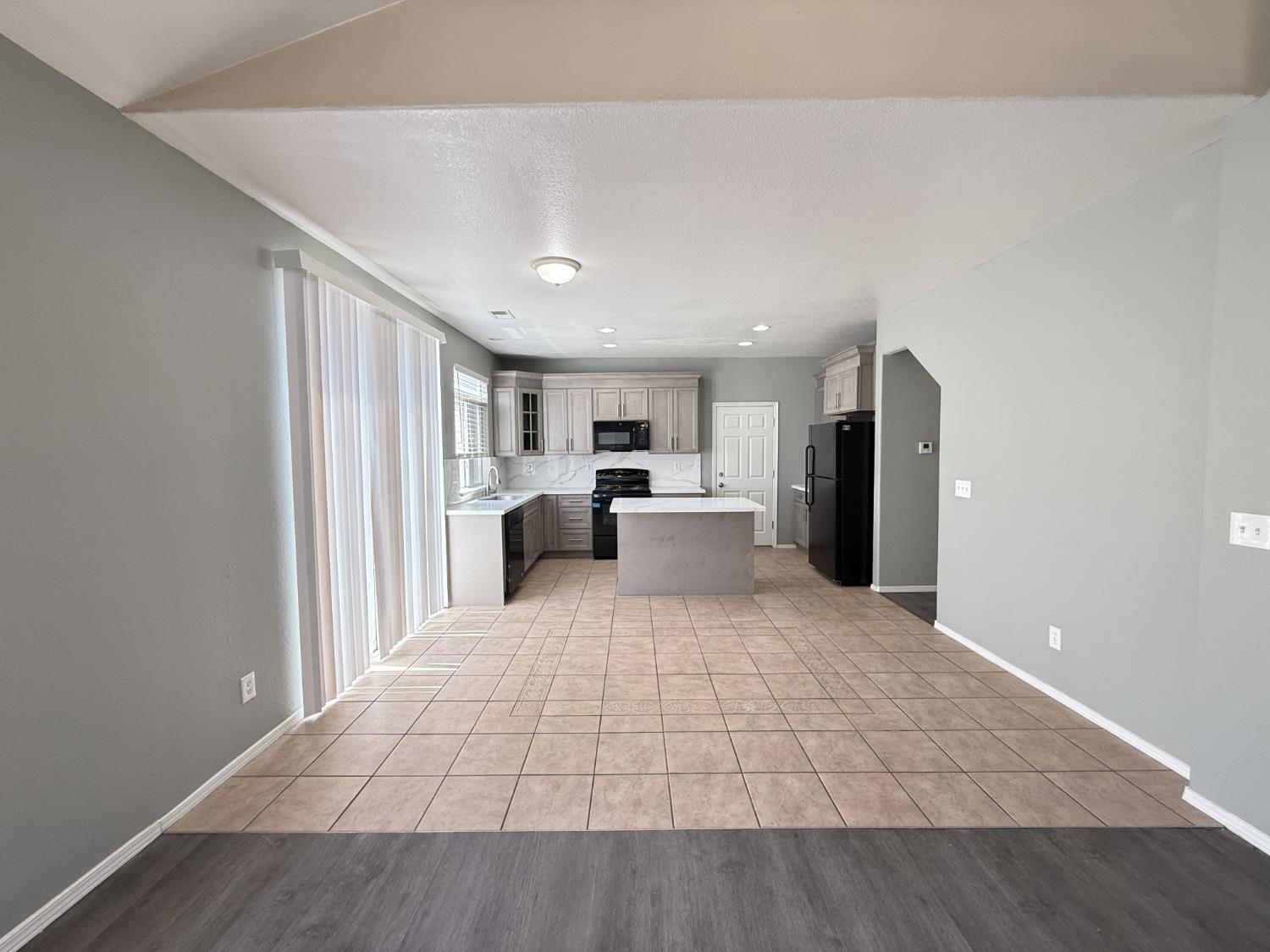 220 Cornerstone Way, Manteca, CA 95336