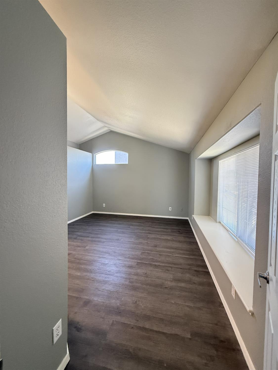 220 Cornerstone Way, Manteca, CA 95336