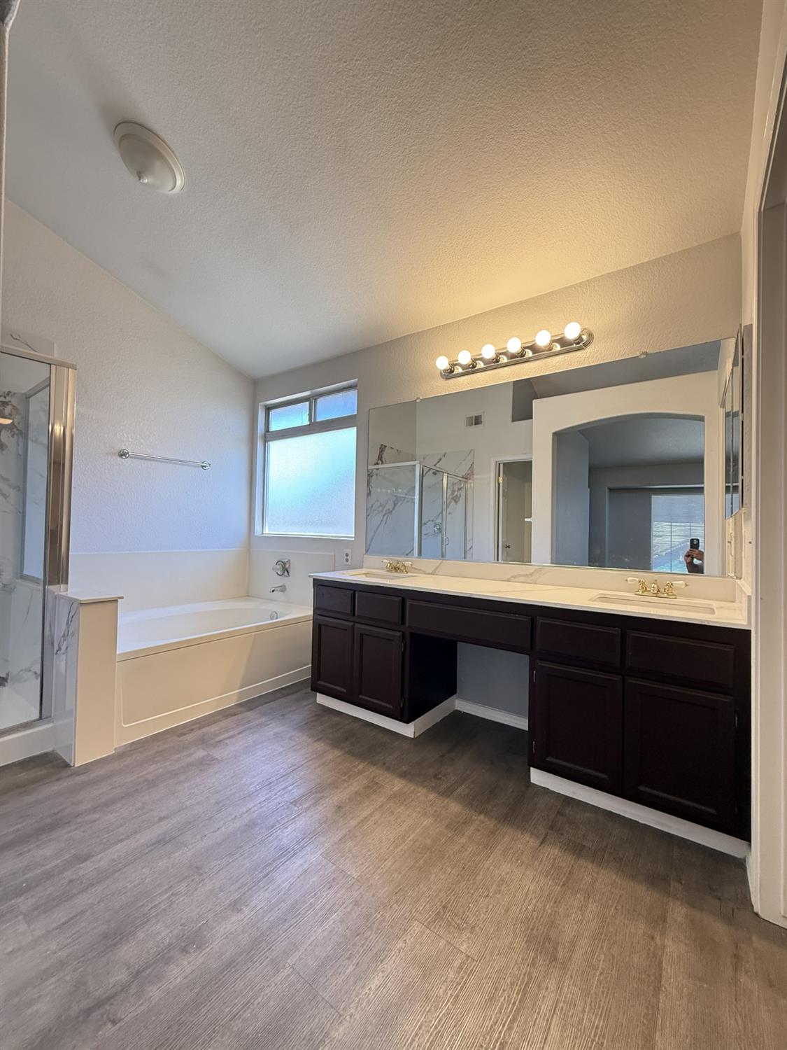 220 Cornerstone Way, Manteca, CA 95336