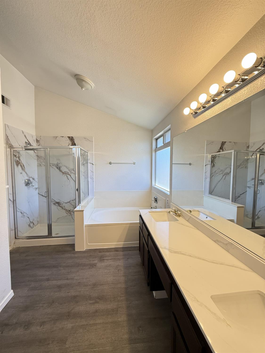 220 Cornerstone Way, Manteca, CA 95336