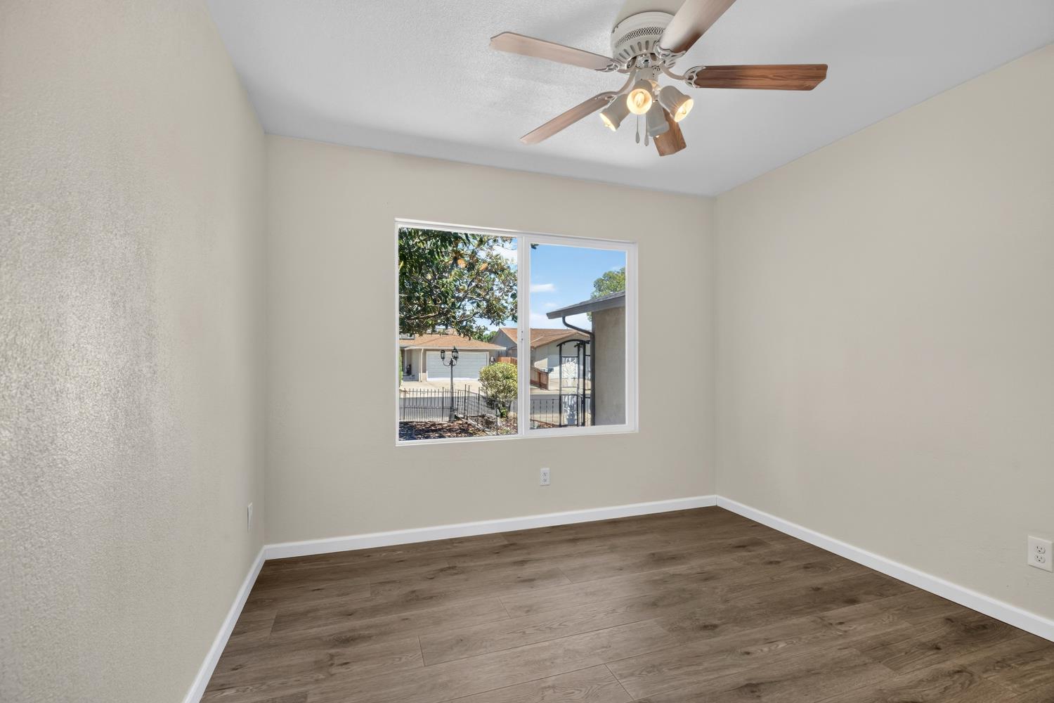 588 San Gabriel Ct, Manteca, CA 95336