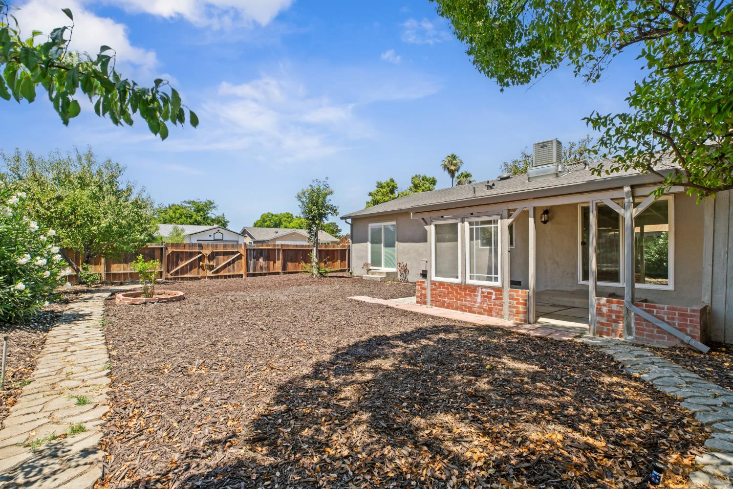 588 San Gabriel Ct, Manteca, CA 95336