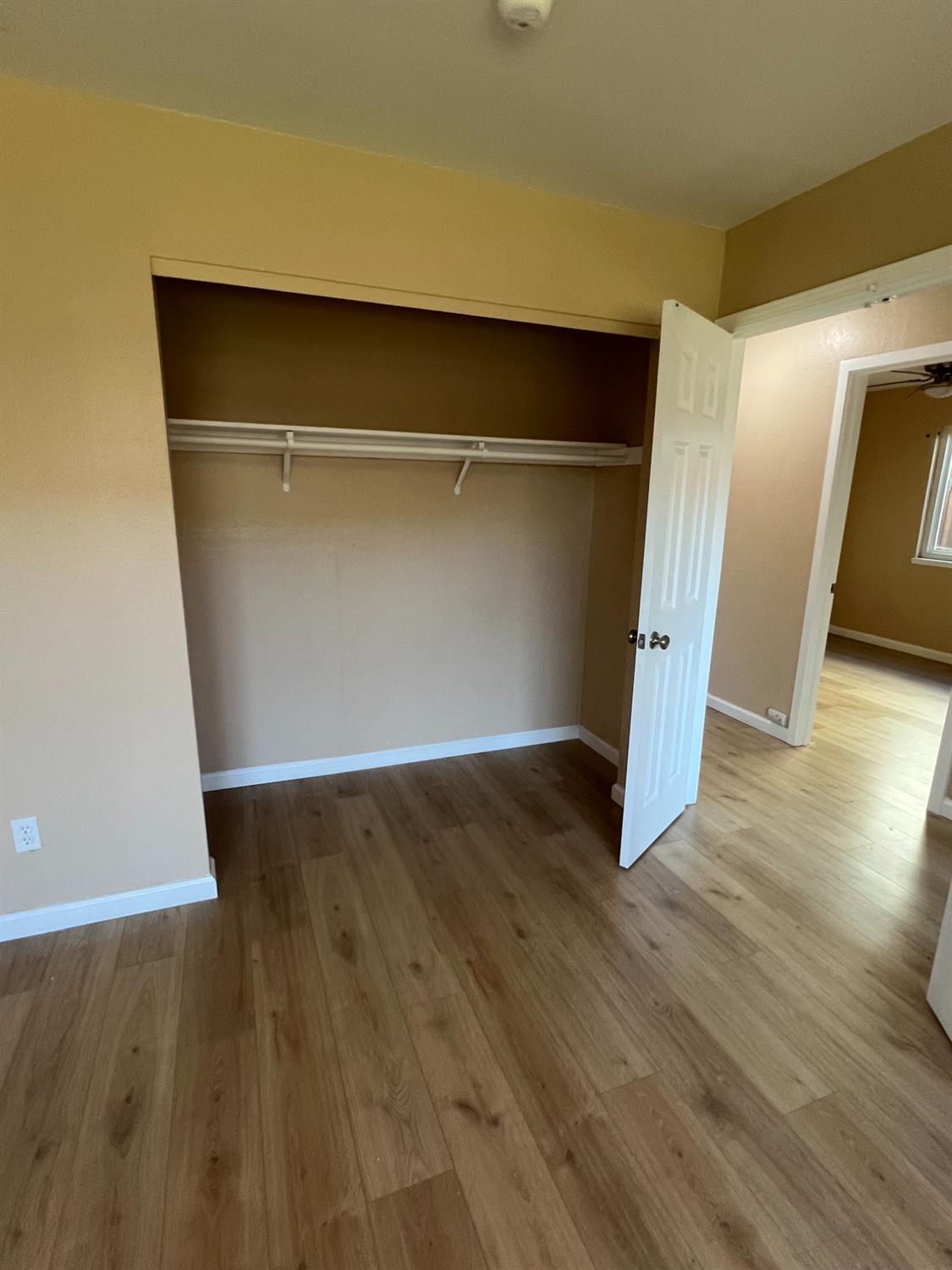 1048 Aspen Dr, Manteca, CA 95336