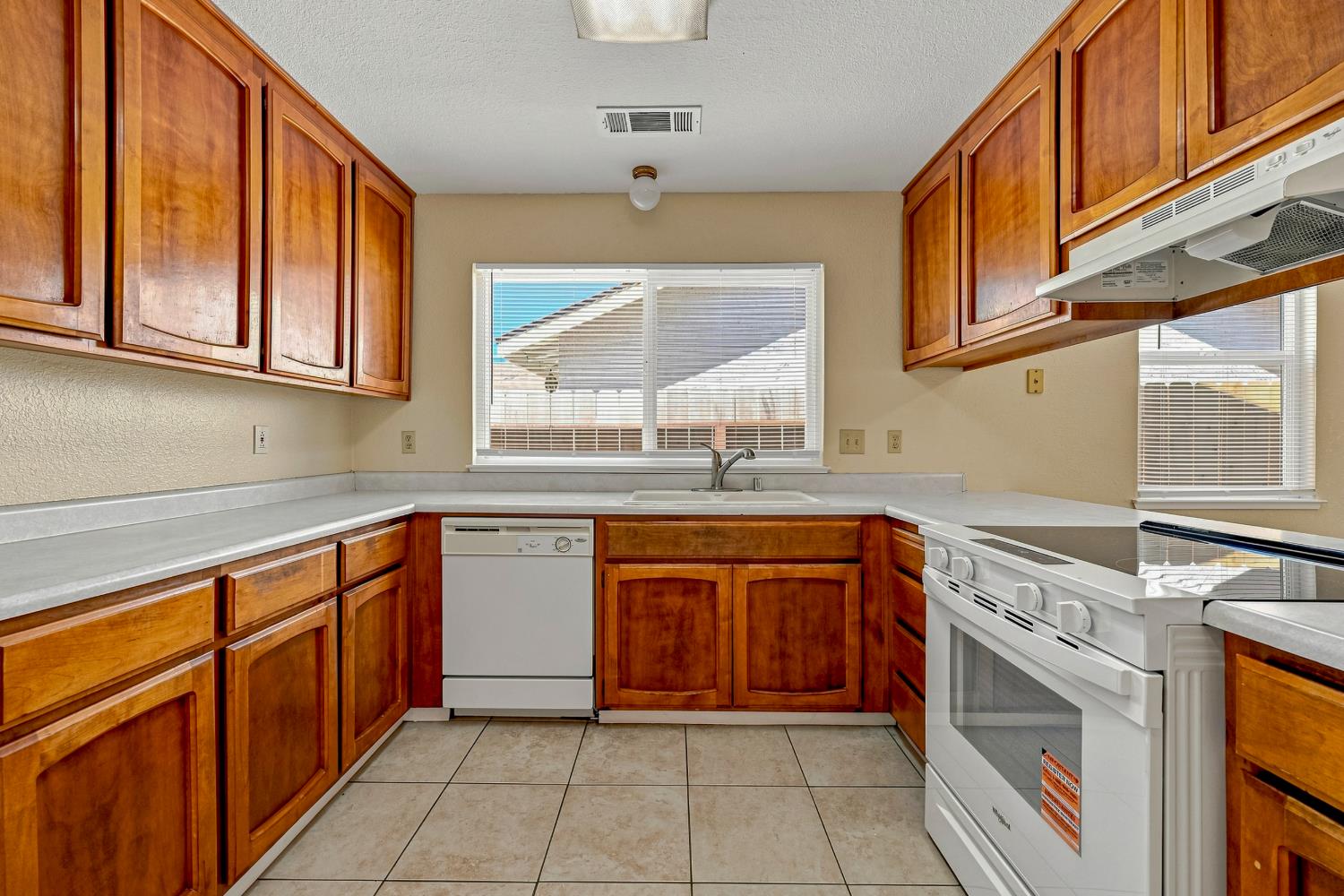 2554 Hays Dr, Merced, CA 95348